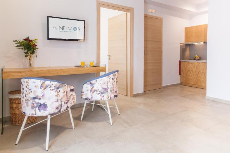 One-Bedroom Apartment image 4