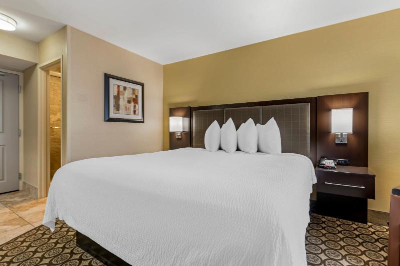 King Room image 3