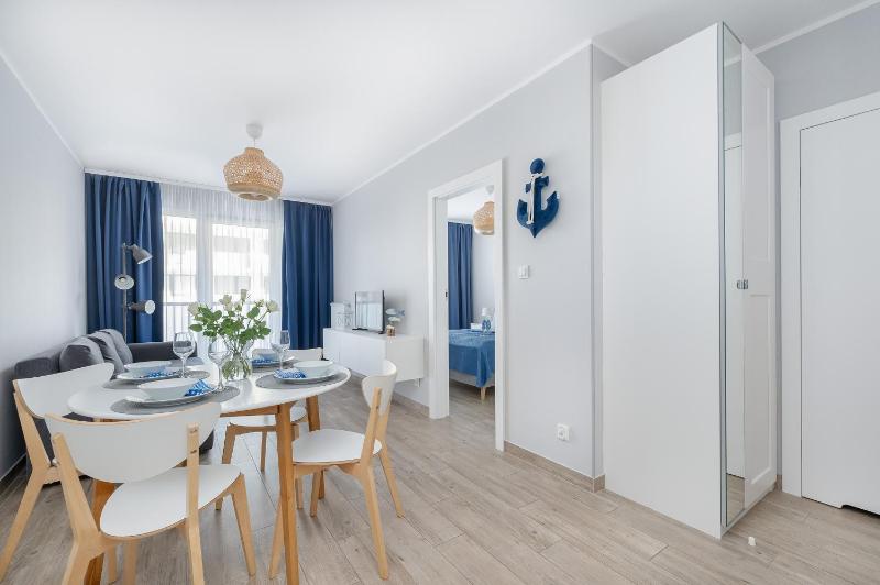 Deluxe Apartament Baltic Wave Basen Siłownia Parking by Noclegi Renters - image 13