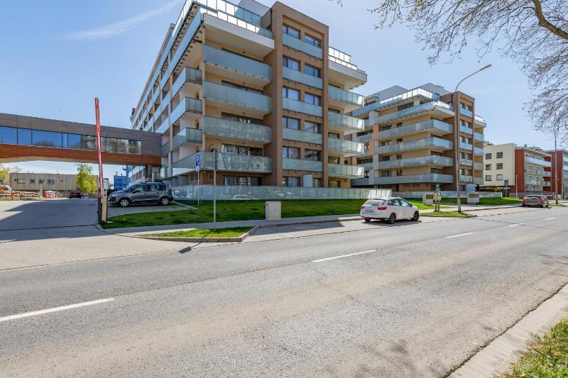 Deluxe Apartament Baltic Wave Basen Siłownia Parking by Noclegi Renters - image 6