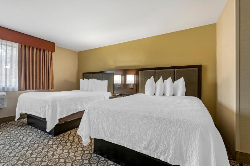 Double Room with Two Double Beds image 4