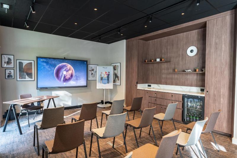 Novotel Nantes Centre Bord de Loire - image 10