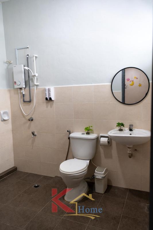 K Home - Cozy 3-Storey Landed 5R4B-16 Pax- 5mins City Centre & IMAGOMALL - image 15