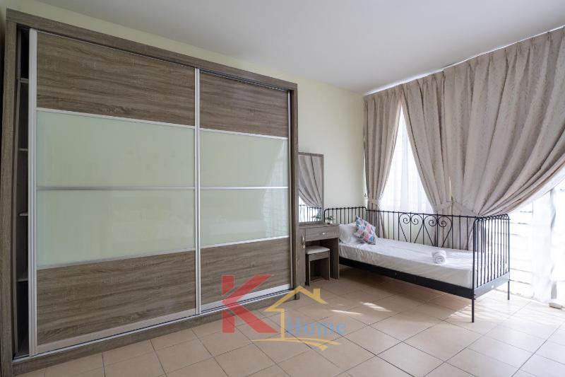 K Home - Cozy 3-Storey Landed 5R4B-16 Pax- 5mins City Centre & IMAGOMALL - image 9