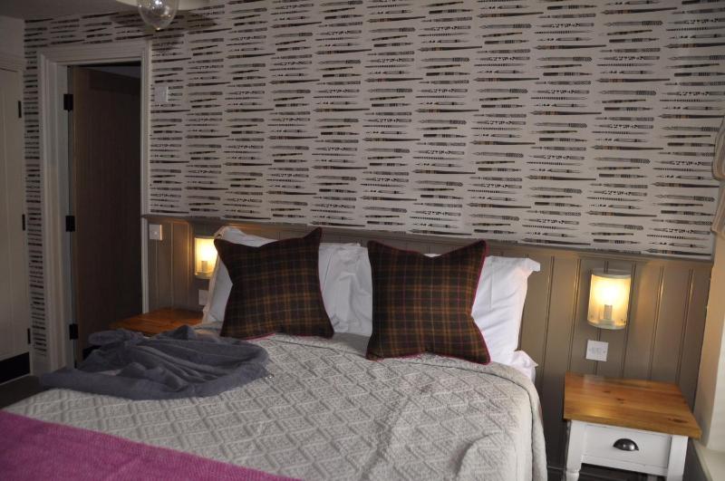 Double Room image 3
