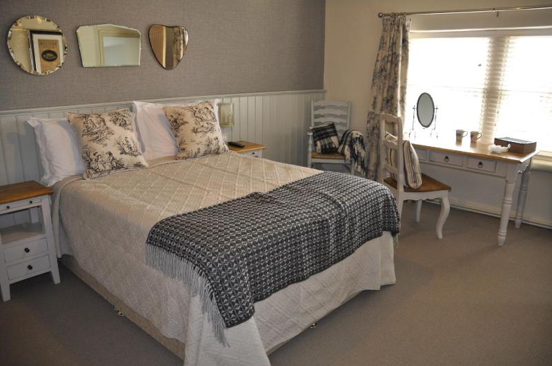 Superior Double Room image 2