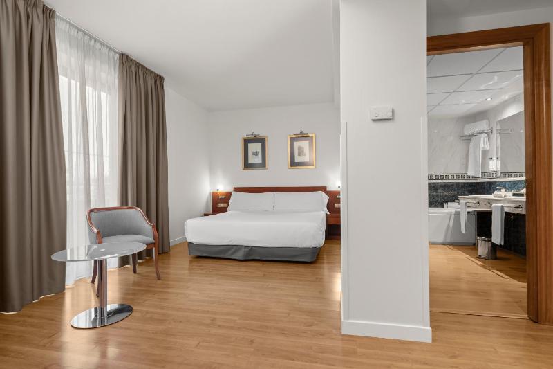 Junior Suite image 3