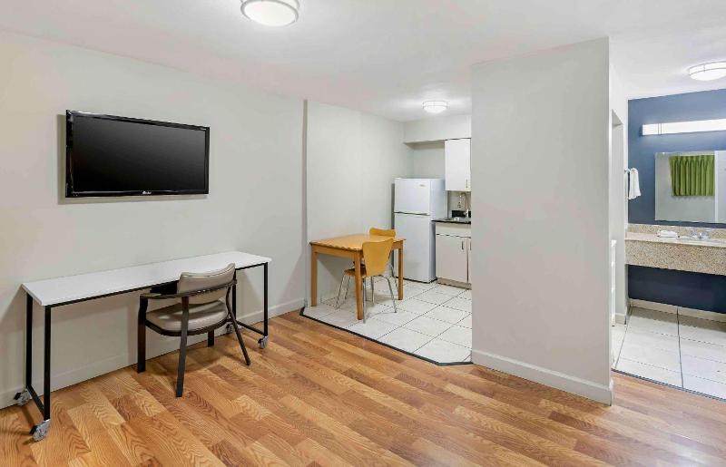 Studio with 2 Double Beds - Non-Smoking image 3