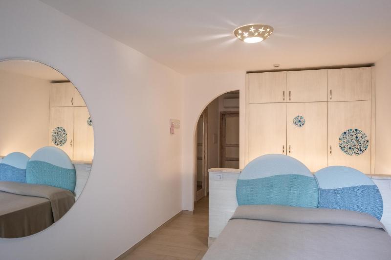 Superior Double or Twin Room with Balcony image 4