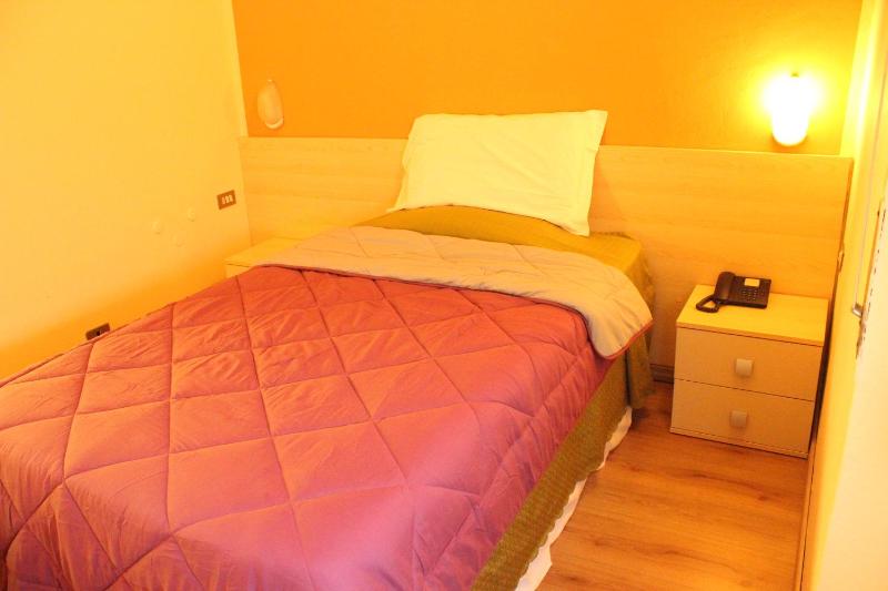 Single Room image 2