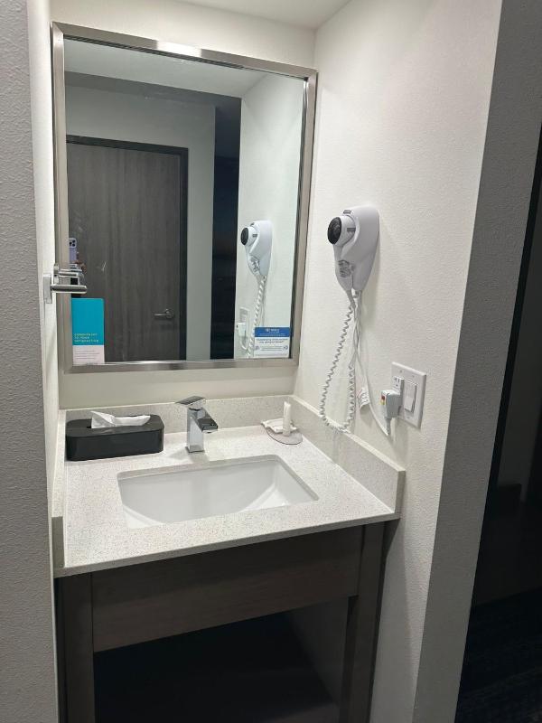 King Room image 3