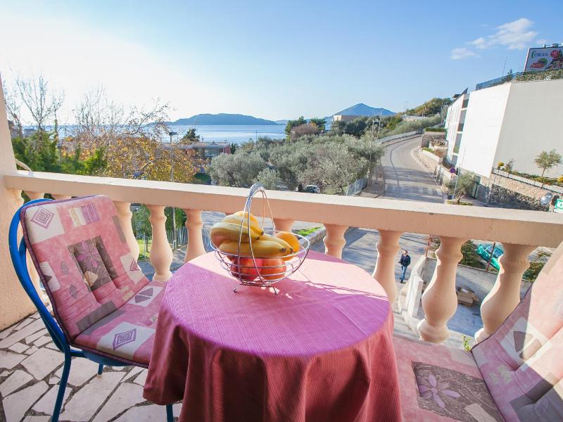 Double Room with Sea View (2 Adults+1 child) image 1