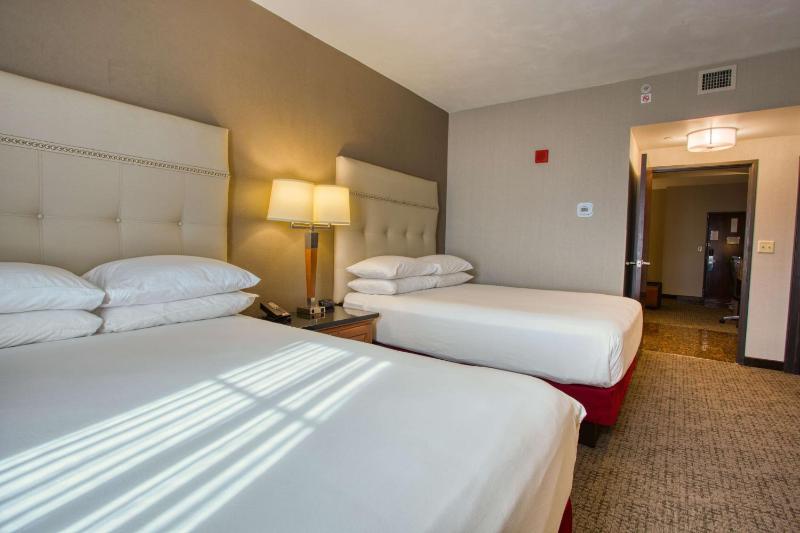 Queen Suite with Two Queen Beds and Sofa Bed image 3