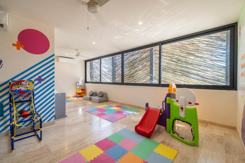Lux 2BR with Rooftop Pool Spa Gym Kids Playroom #229 - image 39