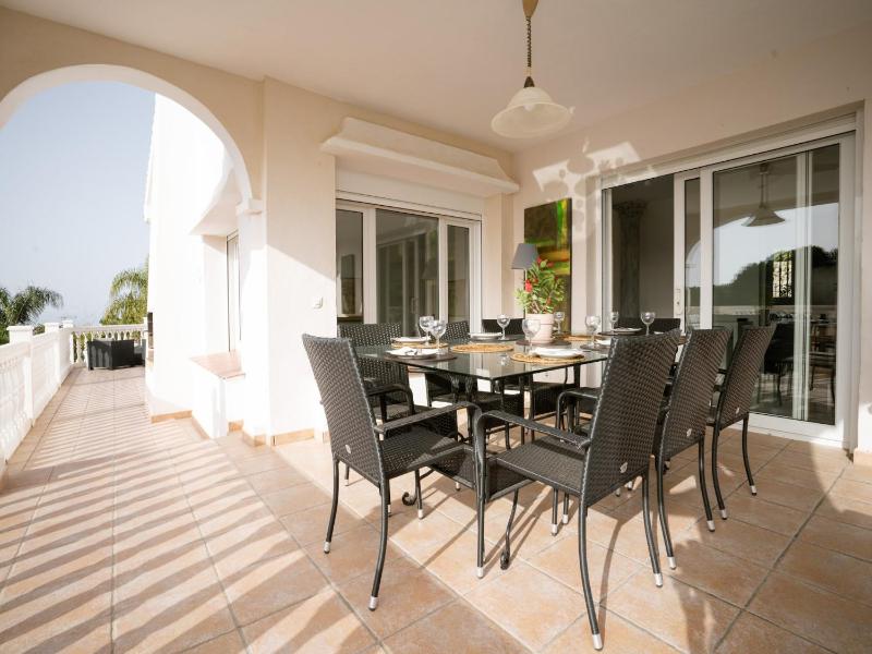 Villa in Marbella with Private Pool and Beach - image 1
