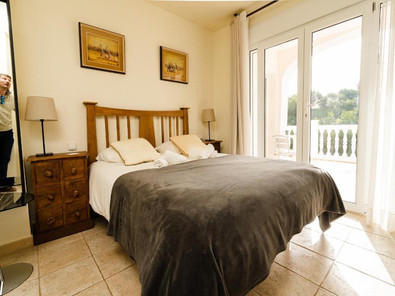 Villa in Marbella with Private Pool and Beach - image 22