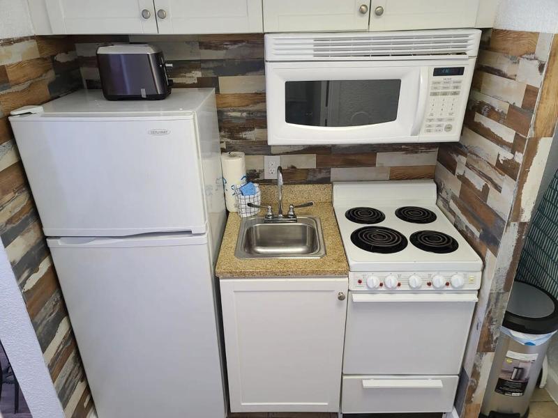 Lovely ocean-view condo right on the beach SC12 - image 17