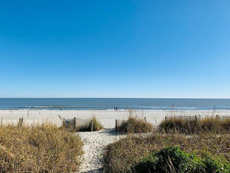 Sand Castle resort #8 ocean front great condo - image 11