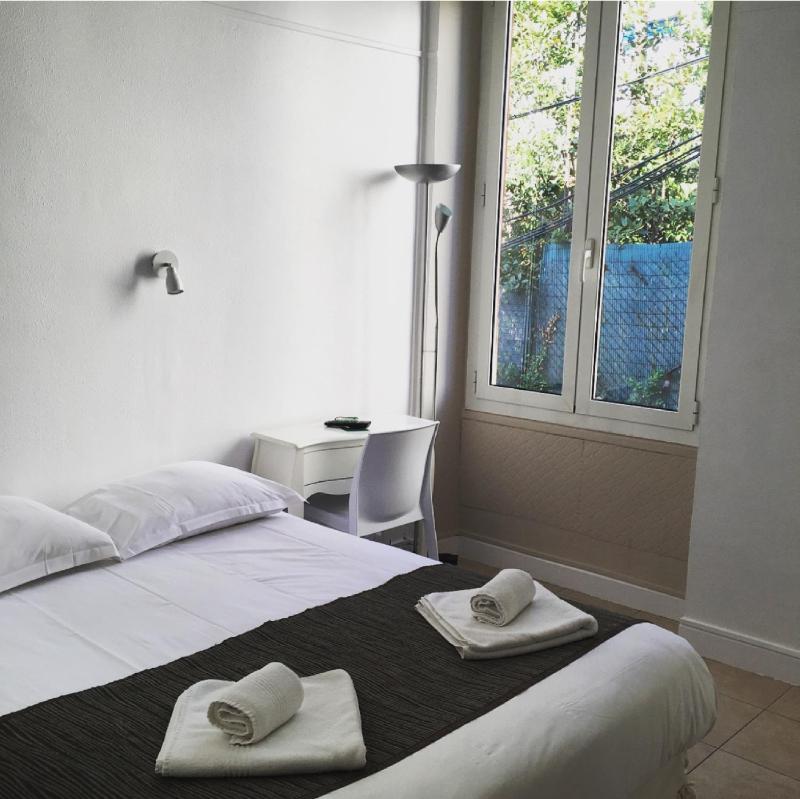 Double Room with Shared Toilet image 3
