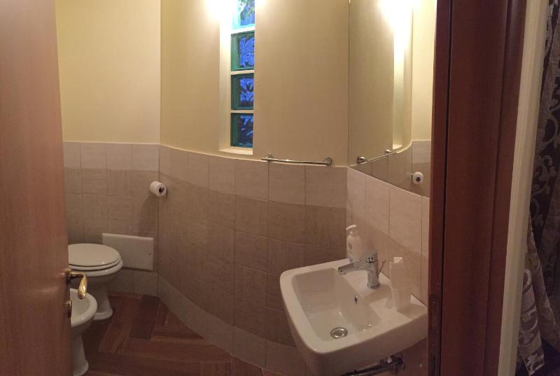 Twin Room image 1