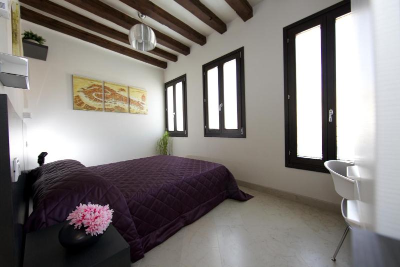 Double Room image 2