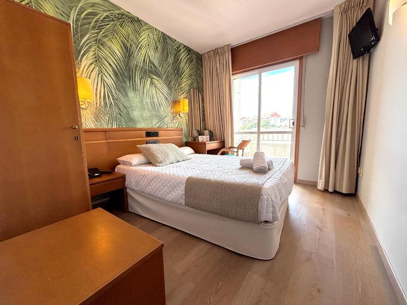 Single Room with Sea View image 1