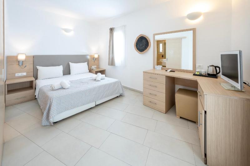 Superior Room with Sea View image 3