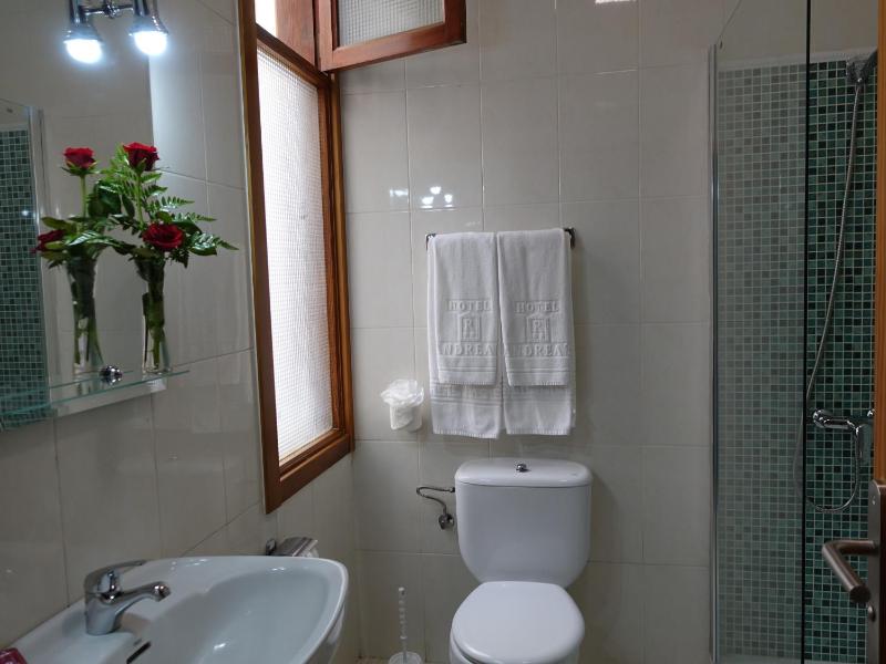 Interior Double or Twin Room image 2