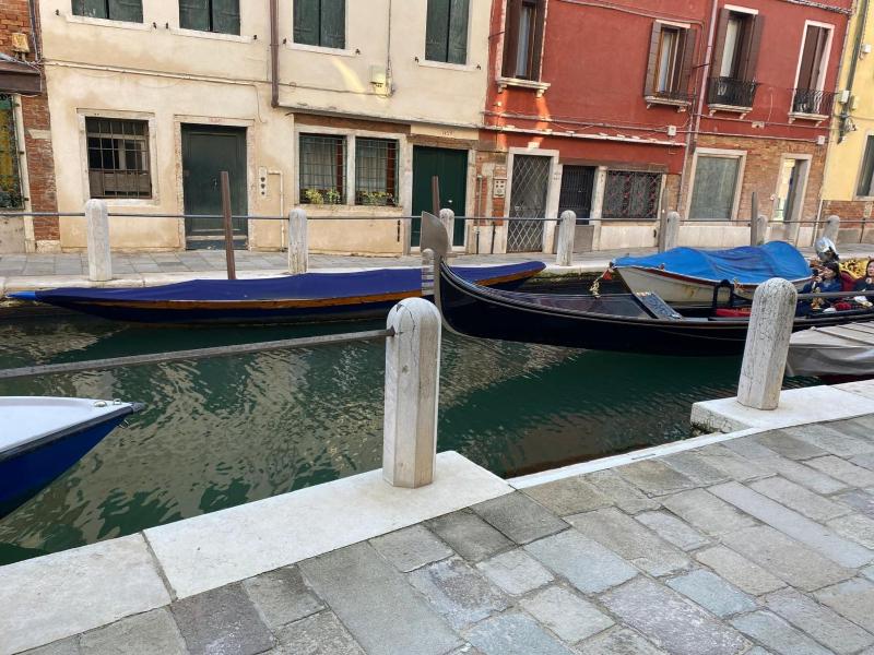 Triple Room with Canal View - Ground Floor  image 2