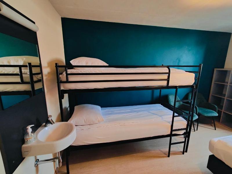 Bed in 6-Bed Mixed Dormitory Room image 3