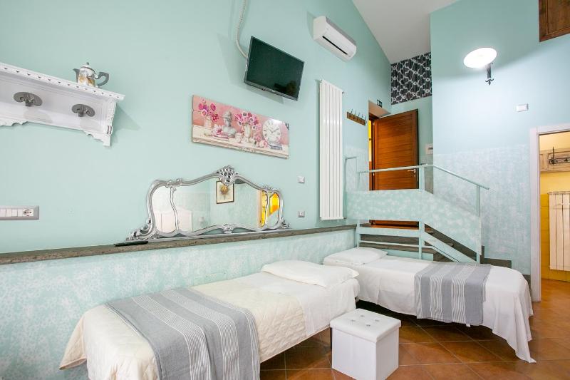 Quadruple Room image 4