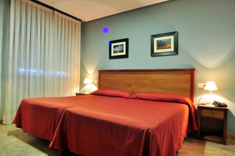 Superior King or Twin Room image 3