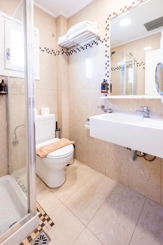 Junior Suite (2 adults and 2 children) image 2