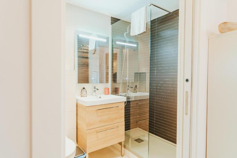 WELCS APARTAMENTO 193 EMP con vistas al canal - image 7