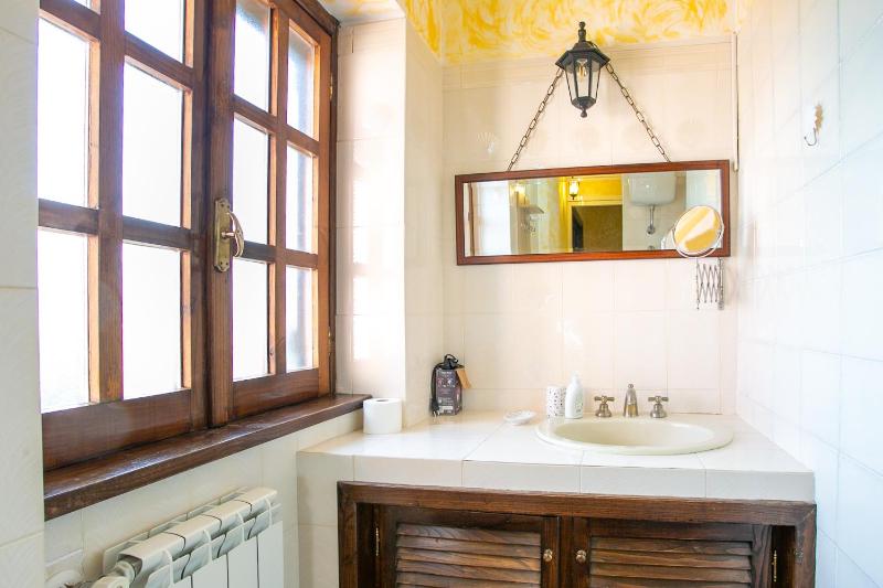 Studio Apartment image 4