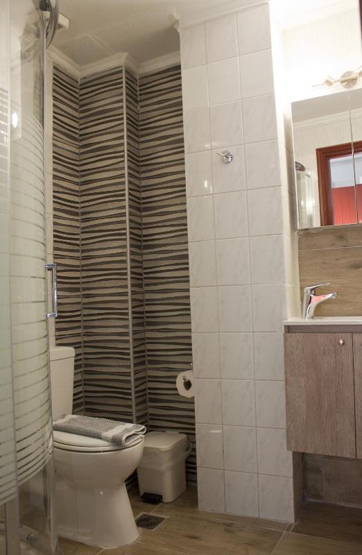 Double Room with Sea View image 3