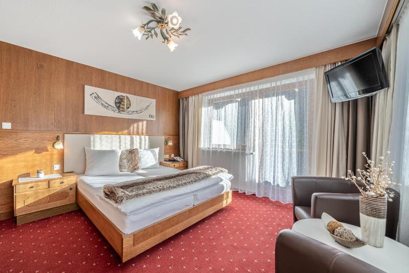 Double Room image 3