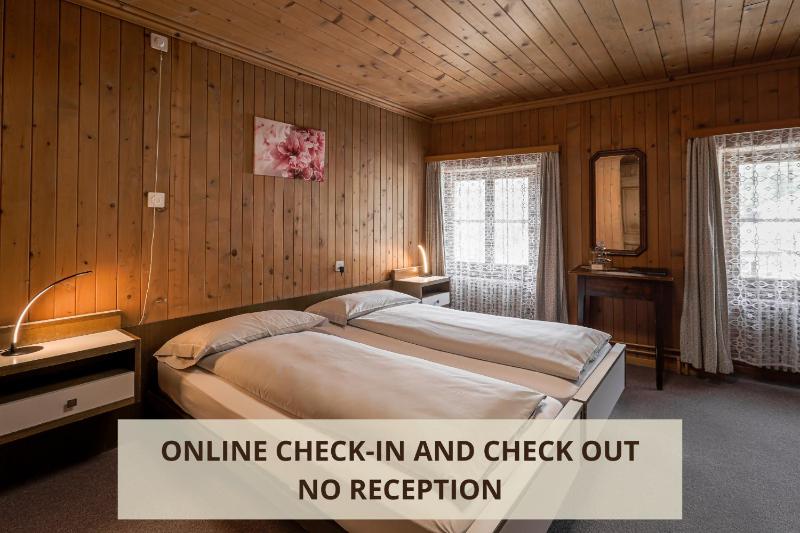 Twin Room image 1
