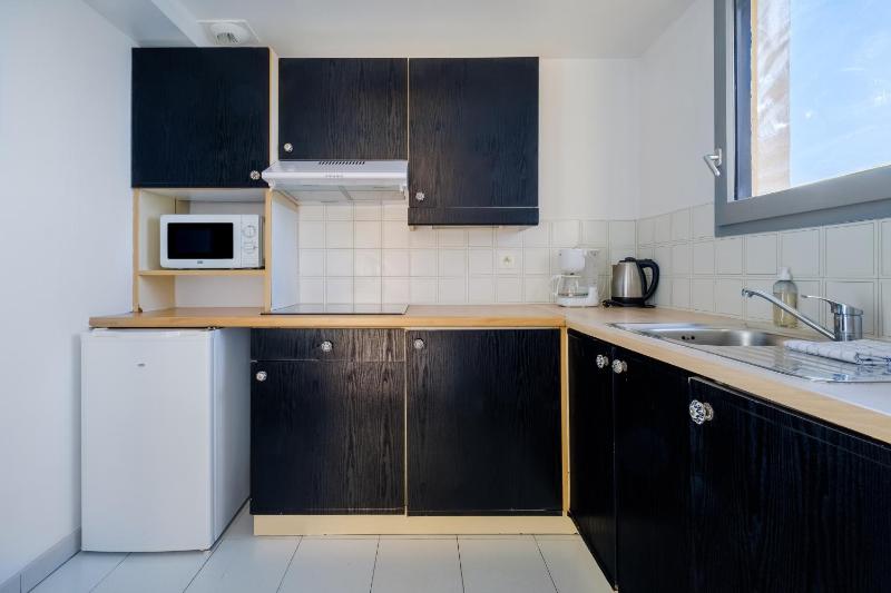  Apartment with Sea View (2-4 Adults)  image 1