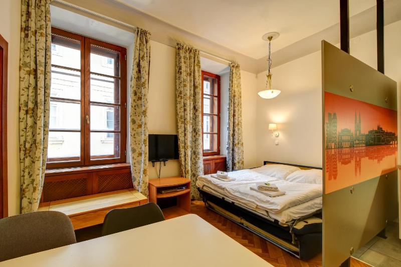 One-Bedroom Apartment image 2