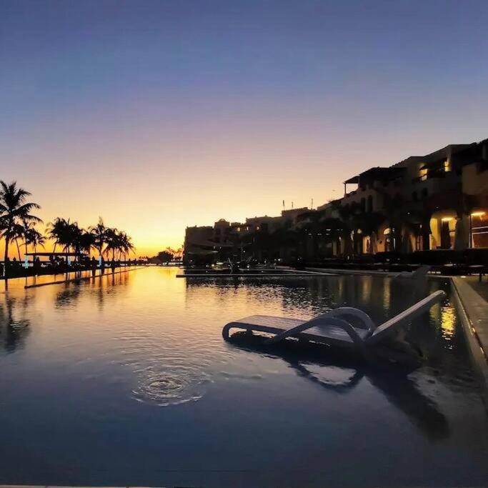 Beachfront Apartment with Pool & Stunning View - image 30