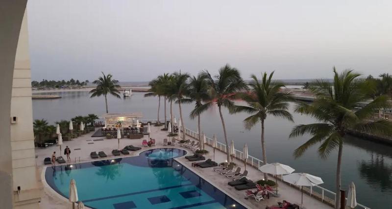 Beachfront Apartment with Pool & Stunning View - image 13