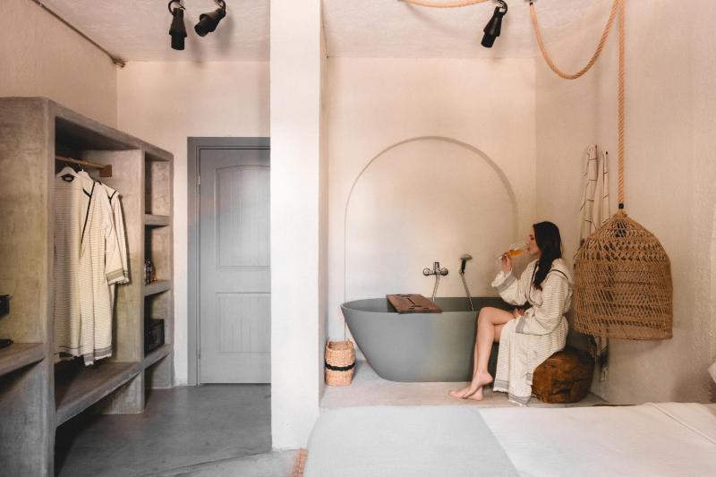 Superior Double Room image 3