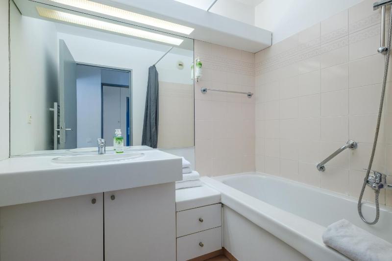  Apartment with Sea View (2-4 Adults)  image 4