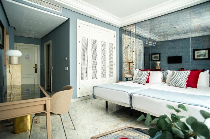 Standard Double Room image 1