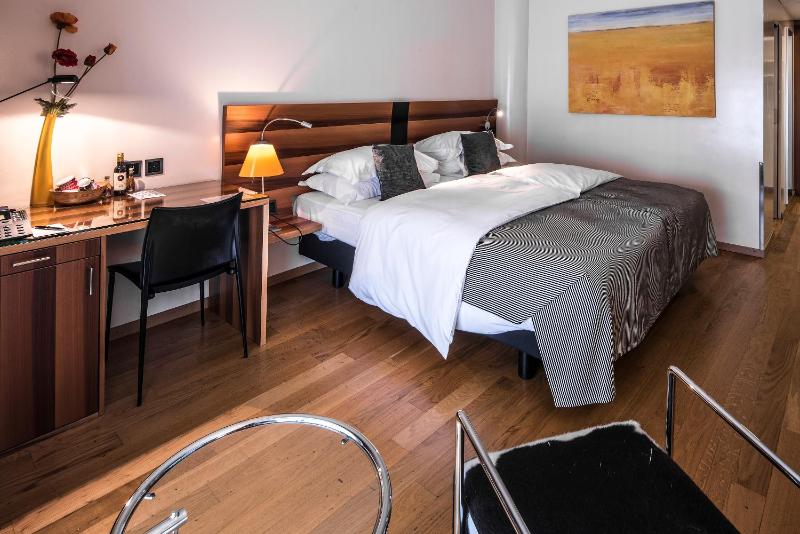 Superior Double Room image 2