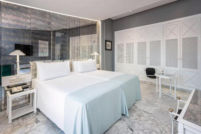 Superior Room image 1