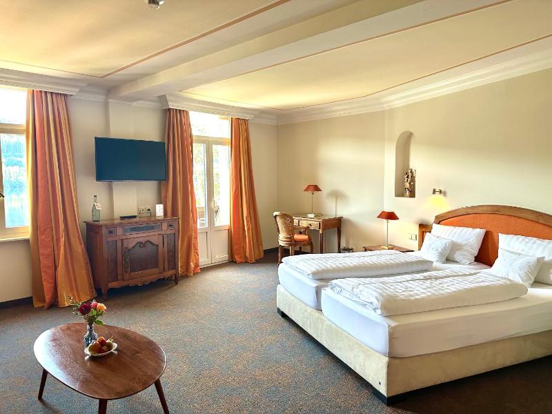 Comfort Double Room with Lake View and Balcony image 3