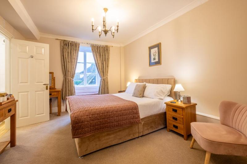 Double Room image 4