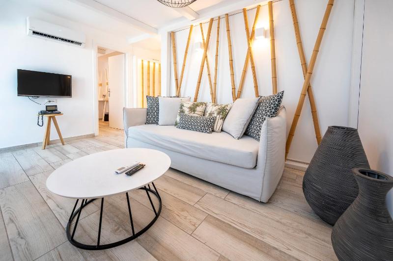 The White Suite image 2